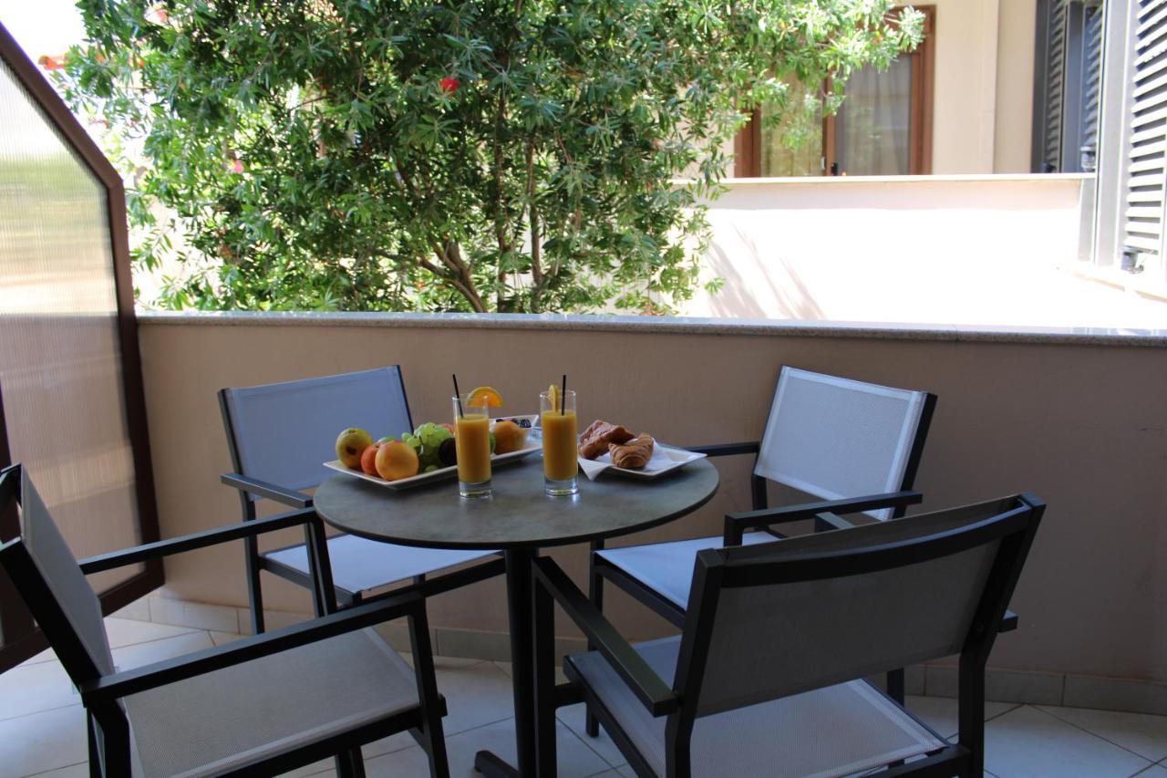 Meliton Inn Hotel & Suites By The Beach Neos Marmaras Exterior foto